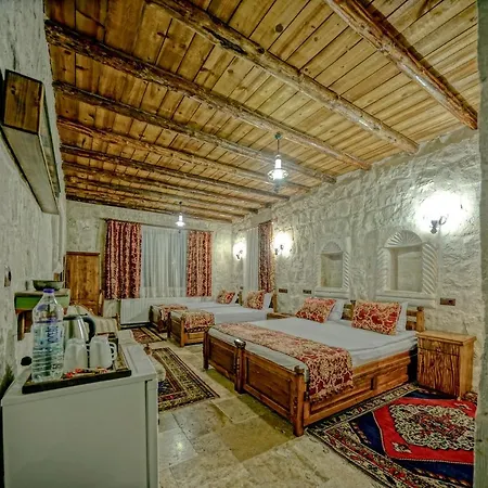 Pensión Elysee Cave House