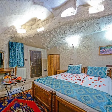 Pensión Elysee Cave House
