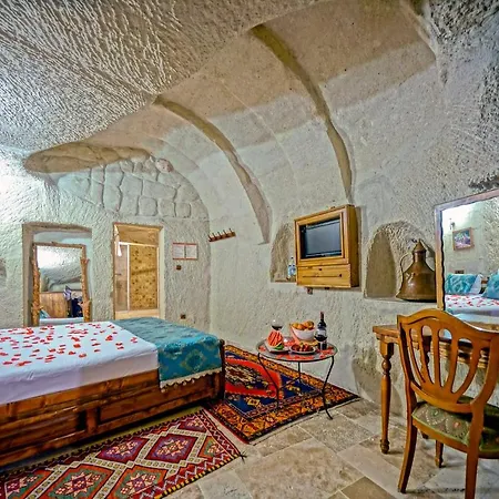 Elysee Cave House Pensión