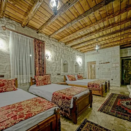 Elysee Cave House Pensión