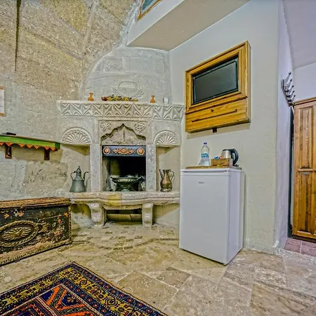 Elysee Cave House Pensión