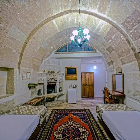 Pensión Elysee Cave House 2*