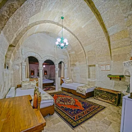 Elysee Cave House Pensión
