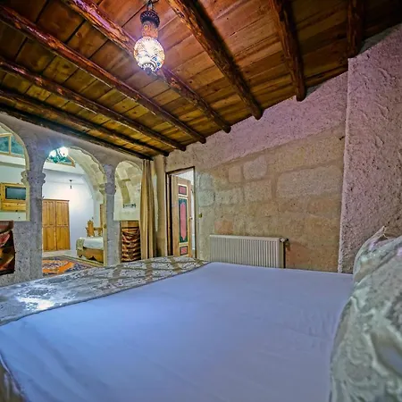 Elysee Cave House Pensión 2*