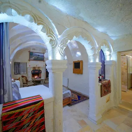 Elysee Cave House 2*