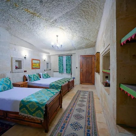 Pensión Elysee Cave House