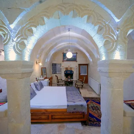 Pensión Elysee Cave House 2*