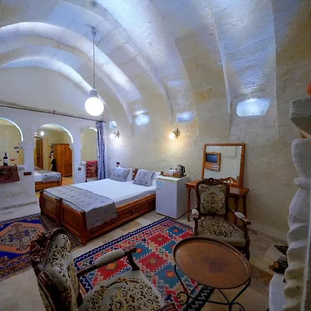 Pensión Elysee Cave House