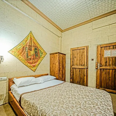 Pensión Elysee Cave House