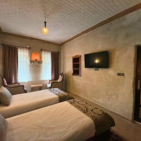 Elysee Cave House 2*