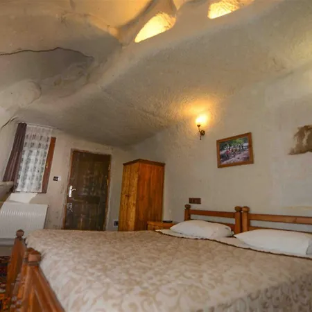 فندق Elysee Cave House 4*